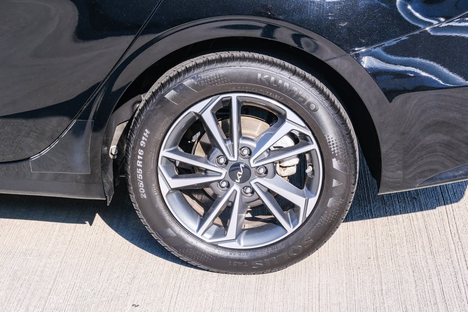 Thumbnail: 2023 Kia Forte - 9