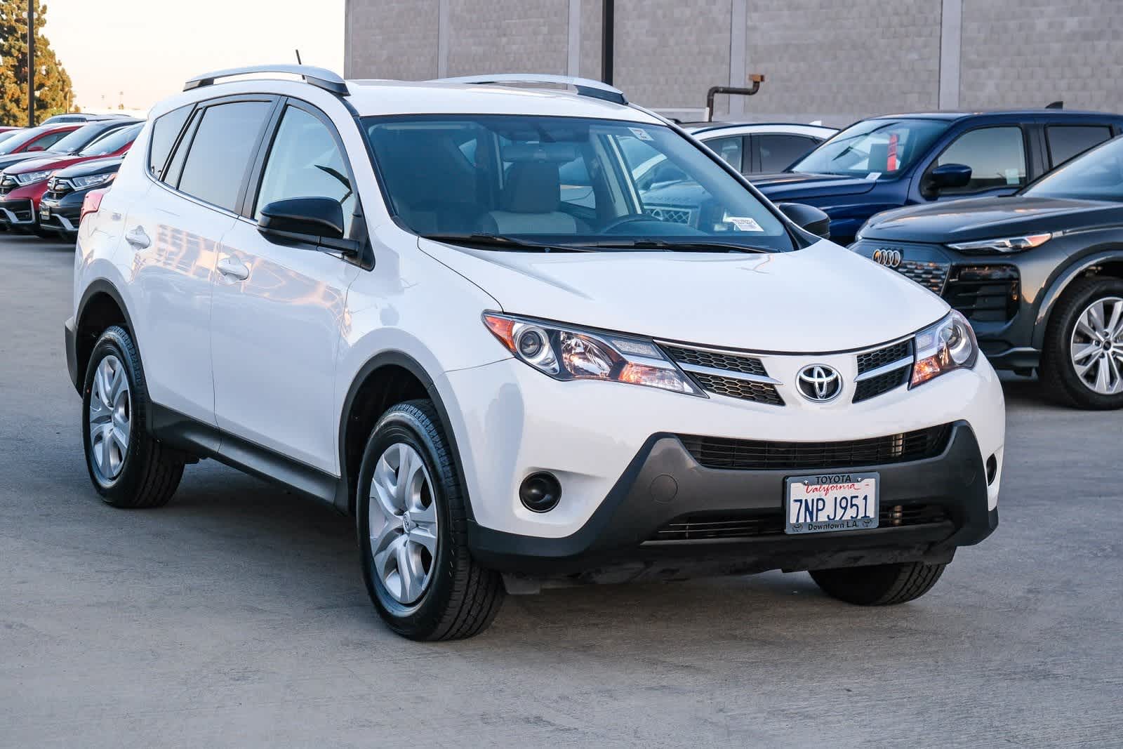 Thumbnail: 2015 Toyota RAV4 - 3