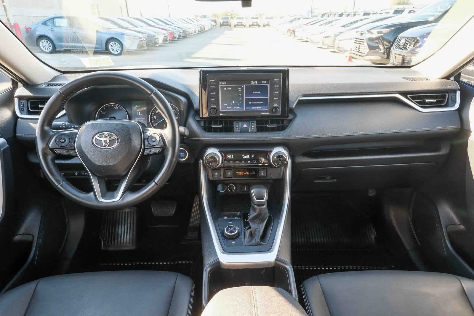 Thumbnail: 2022 Toyota RAV4 - 13