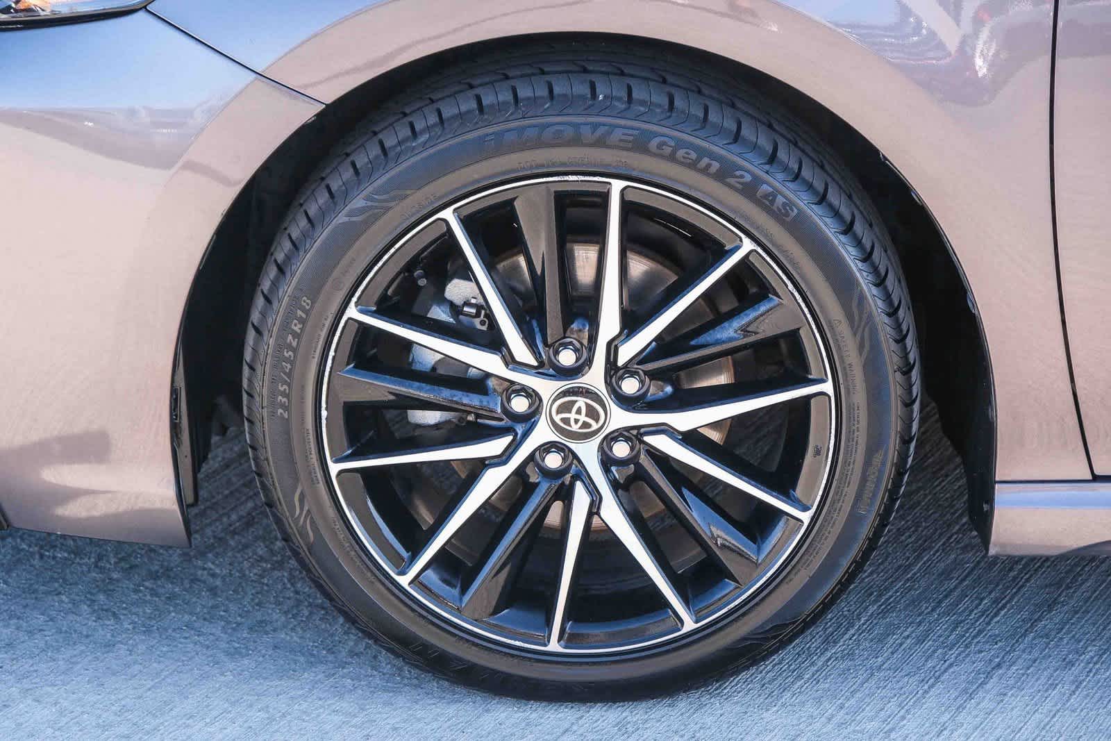 Thumbnail: 2022 Toyota Camry - 10