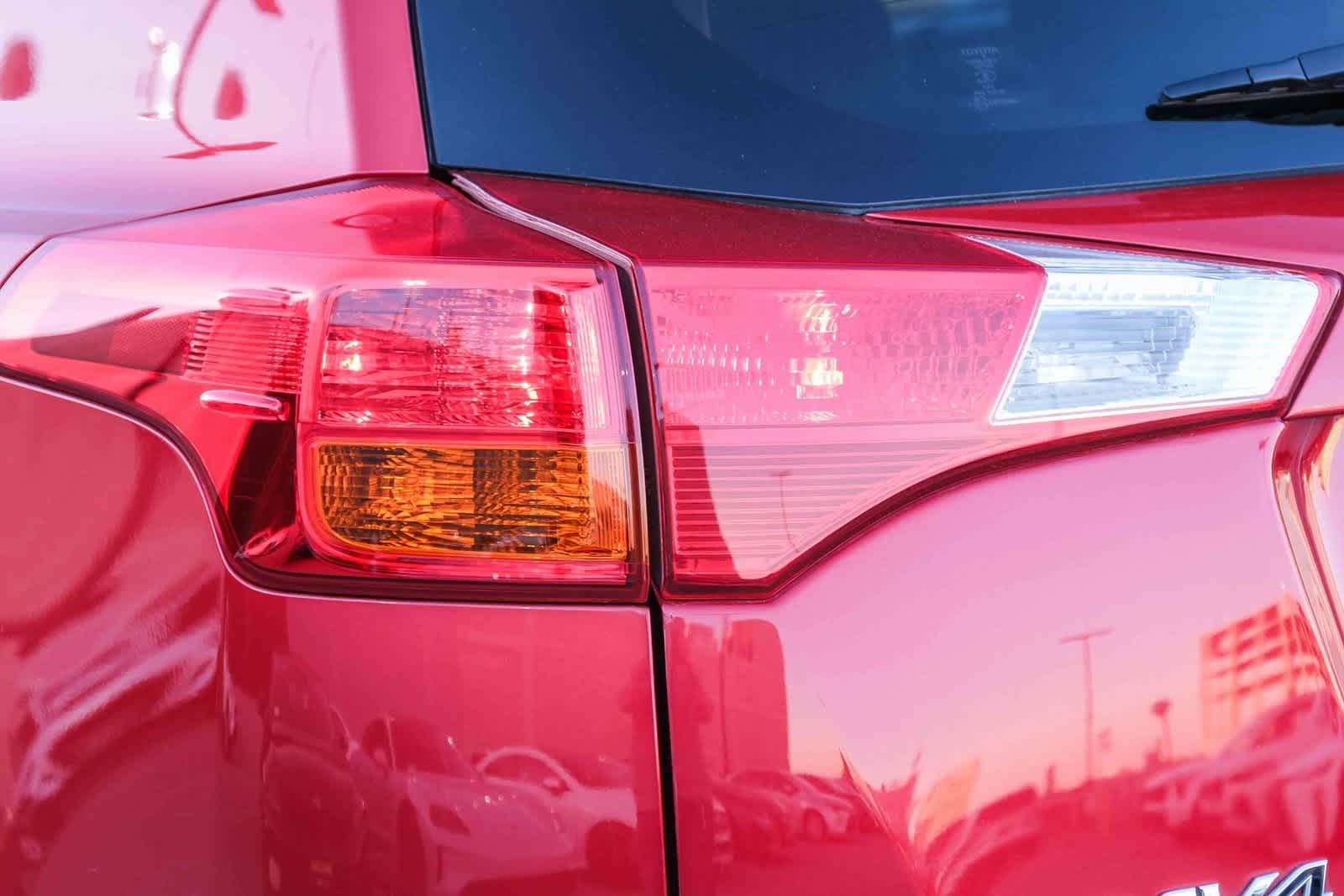 Thumbnail: 2015 Toyota RAV4 - 7