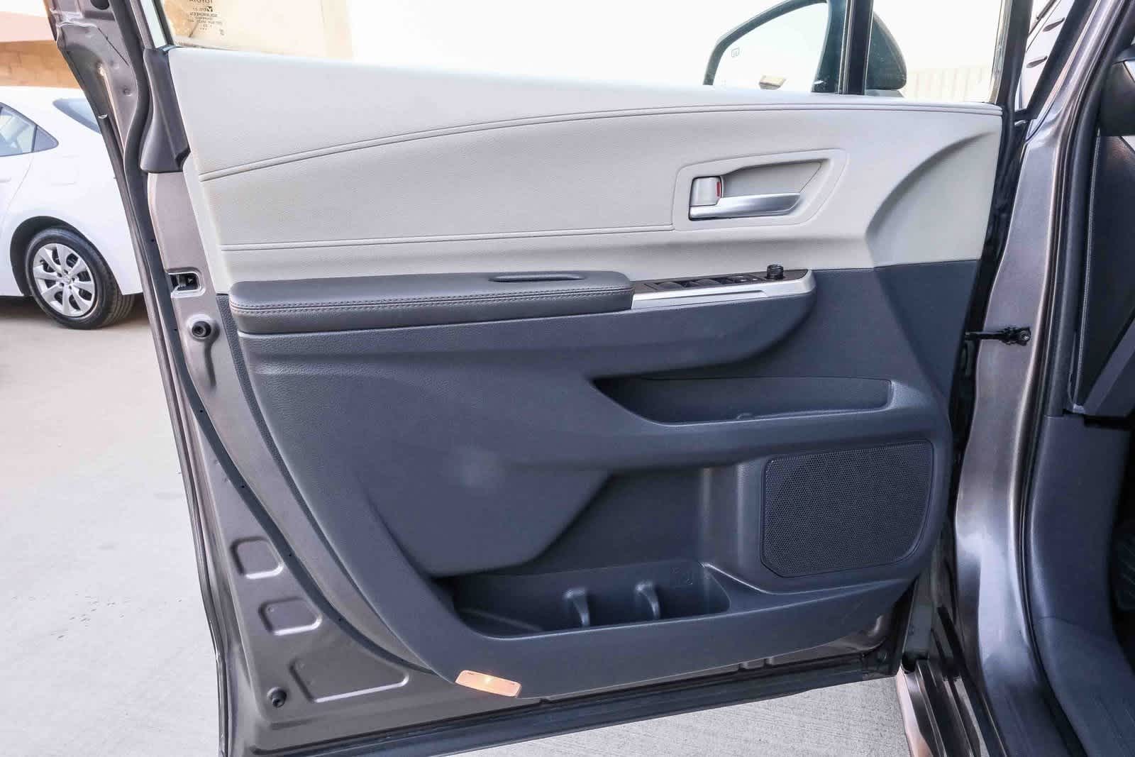 Thumbnail: 2023 Toyota Sienna - 22