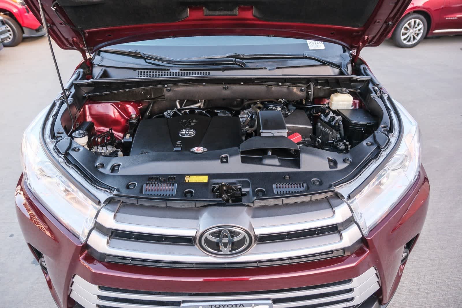 Thumbnail: 2018 Toyota Highlander - 23