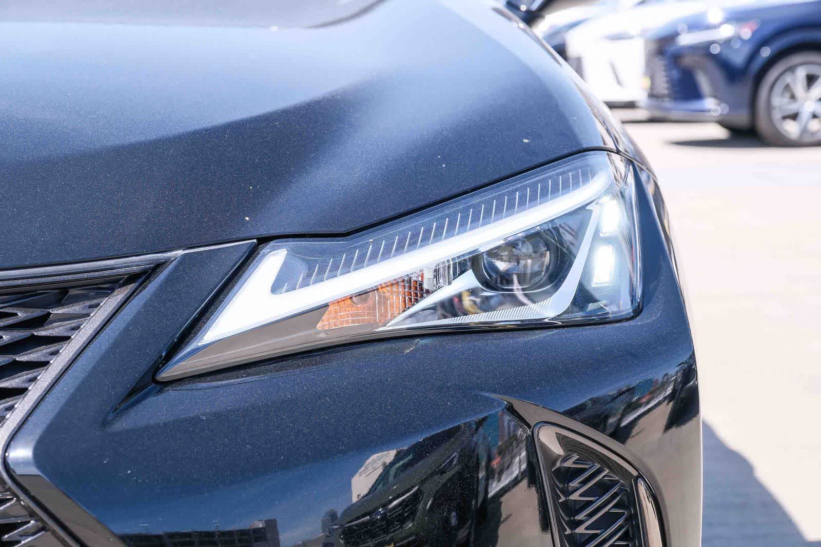 Thumbnail: 2020 Lexus UX - 12