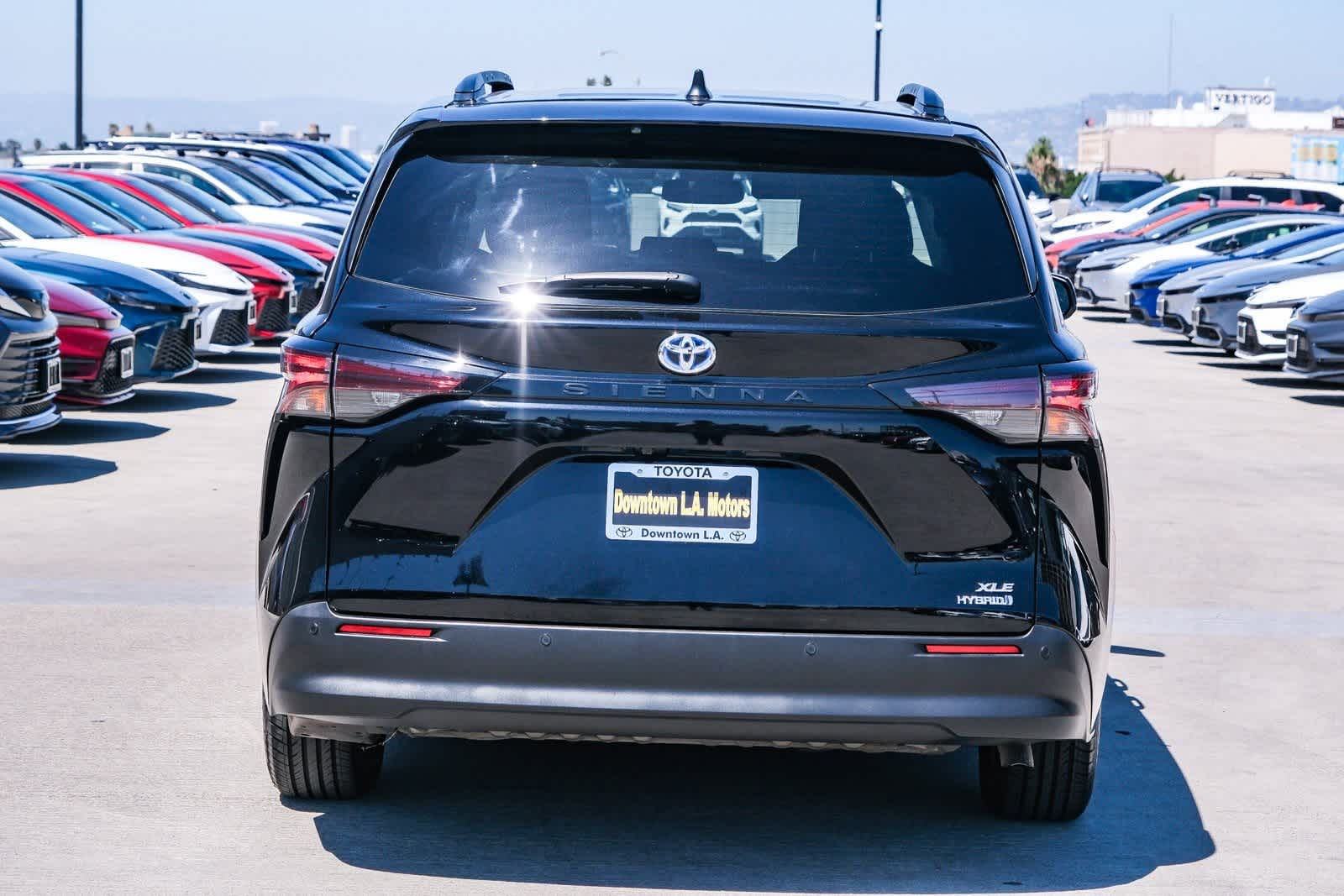 Thumbnail: 2023 Toyota Sienna - 5