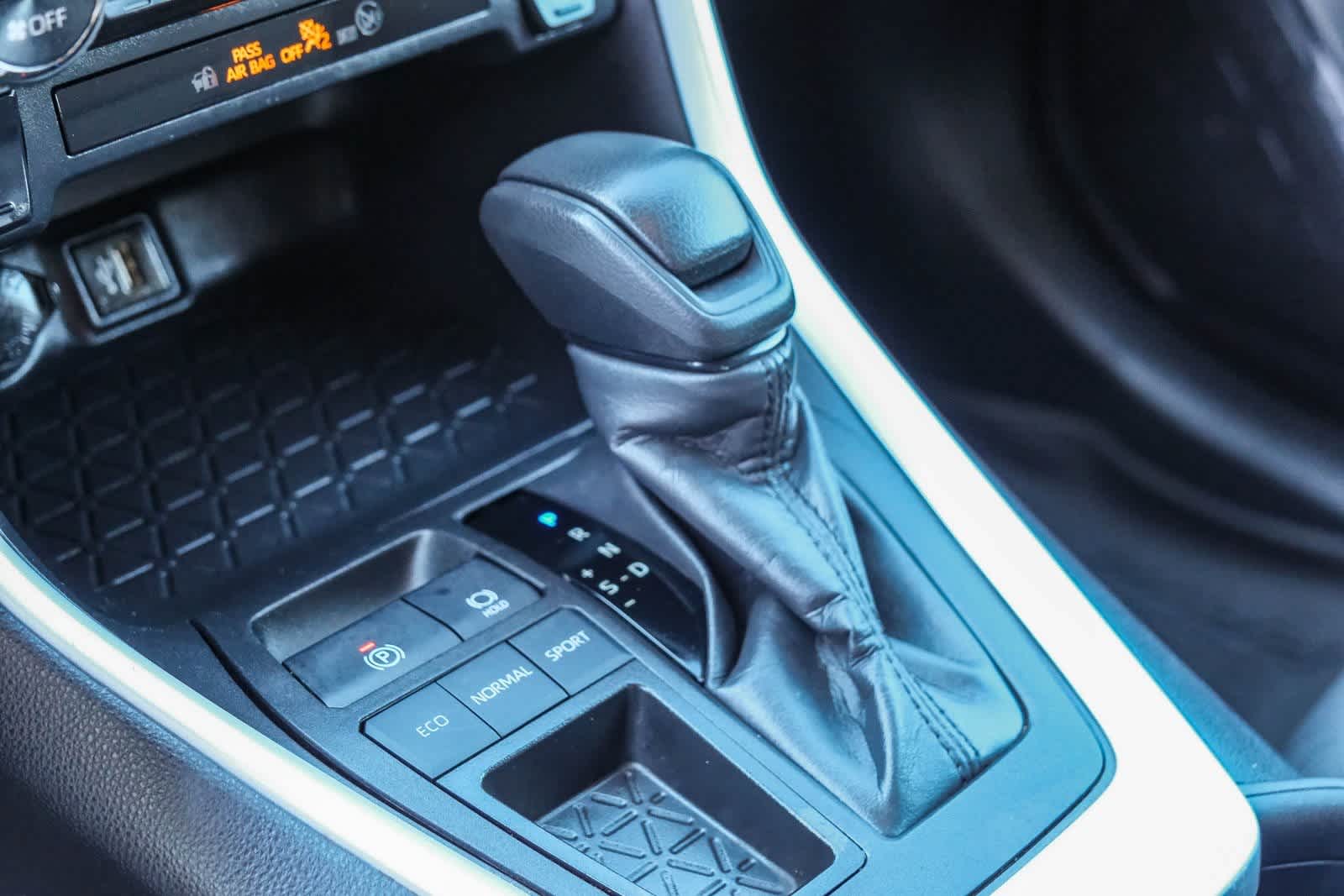 Thumbnail: 2024 Toyota RAV4 - 19