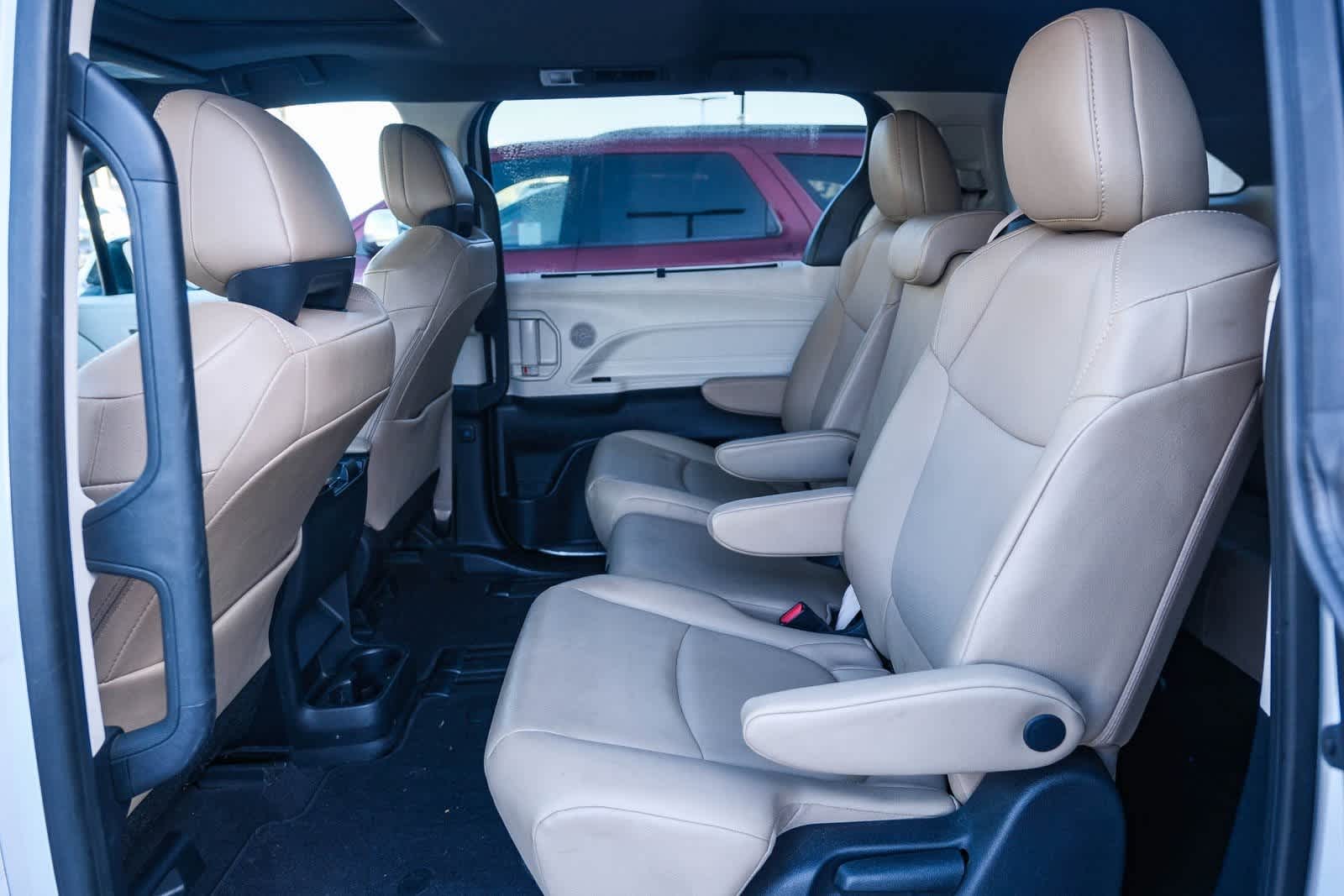 Thumbnail: 2021 Toyota Sienna - 19