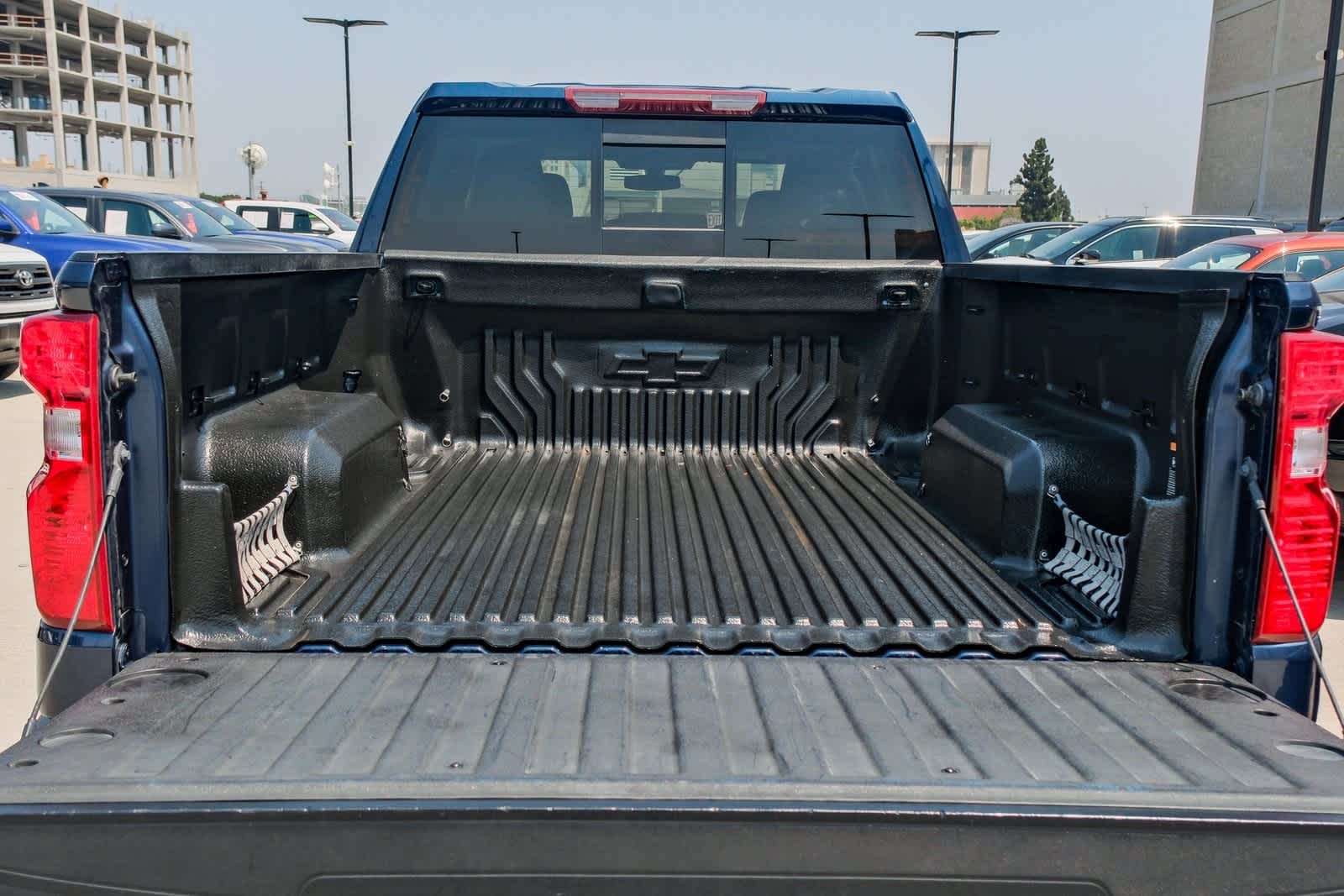 Thumbnail: 2021 Chevrolet Silverado 1500 - 25