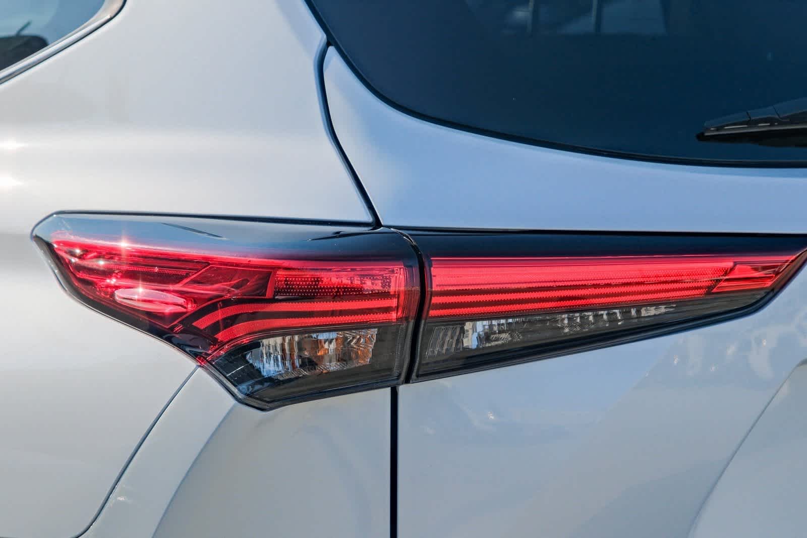 Thumbnail: 2023 Toyota Highlander - 7
