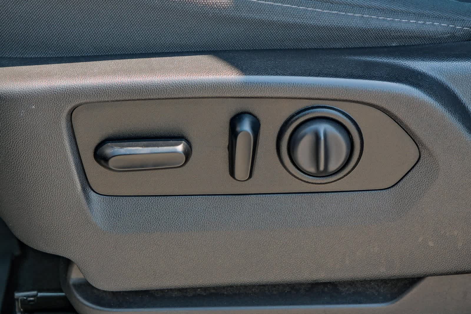 Thumbnail: 2021 Chevrolet Silverado 1500 - 21