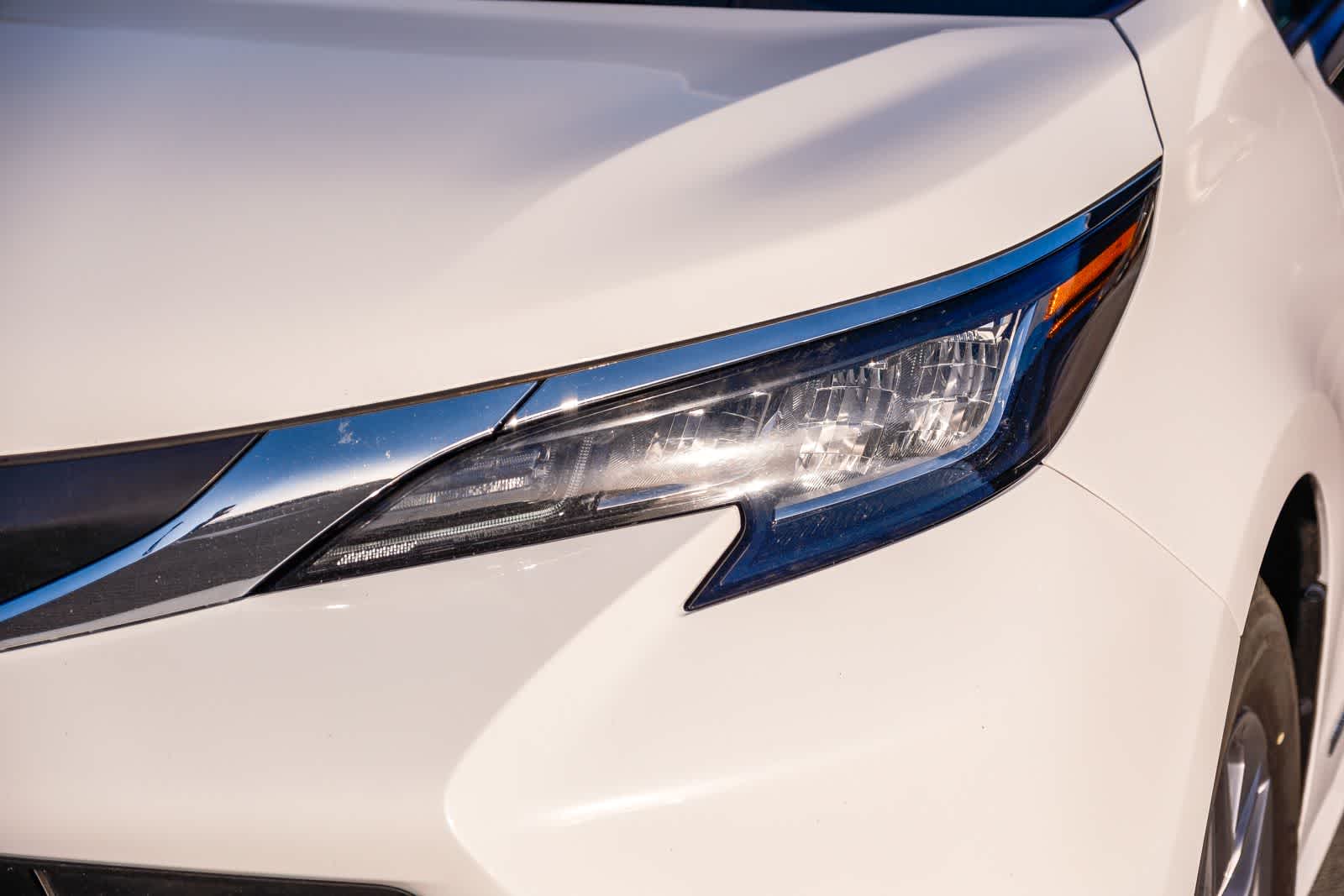 Thumbnail: 2021 Toyota Sienna - 12