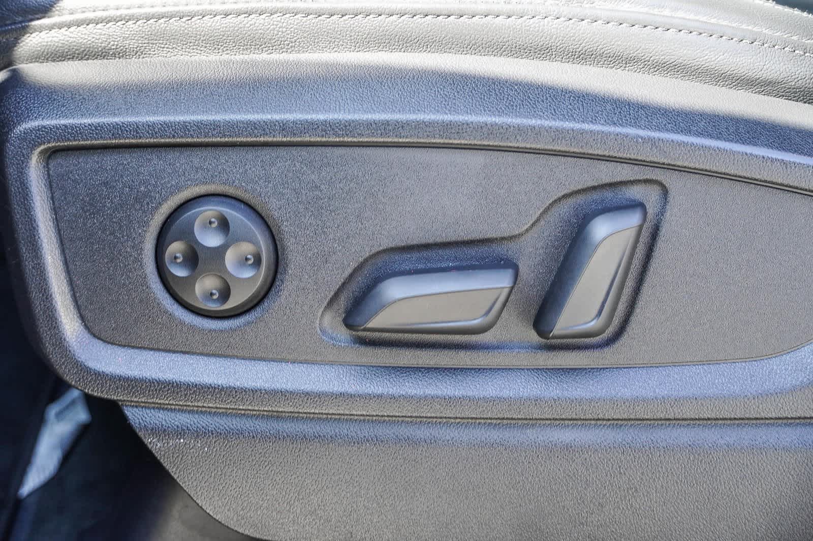 Thumbnail: 2022 Audi Q5 - 22