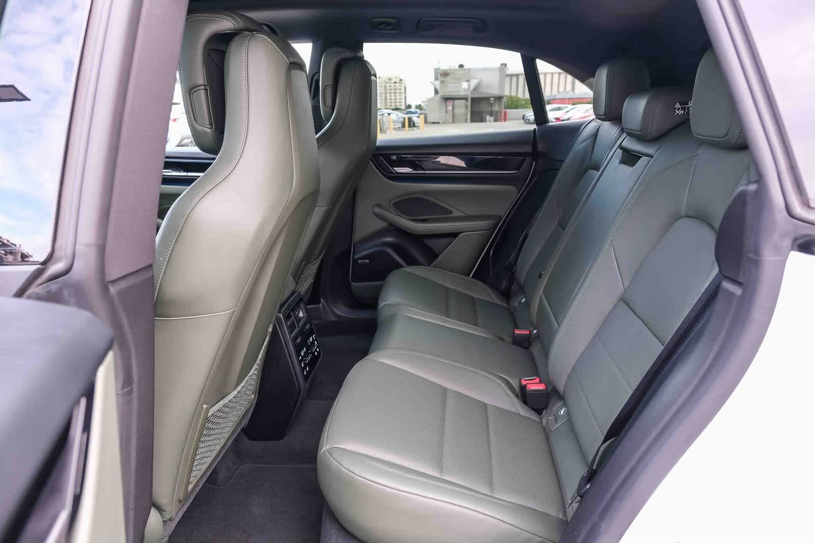 Thumbnail: 2024 Porsche Macan - 17