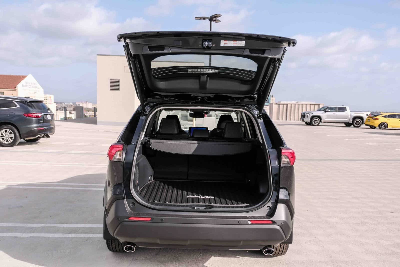 Thumbnail: 2025 Toyota RAV4 - 27