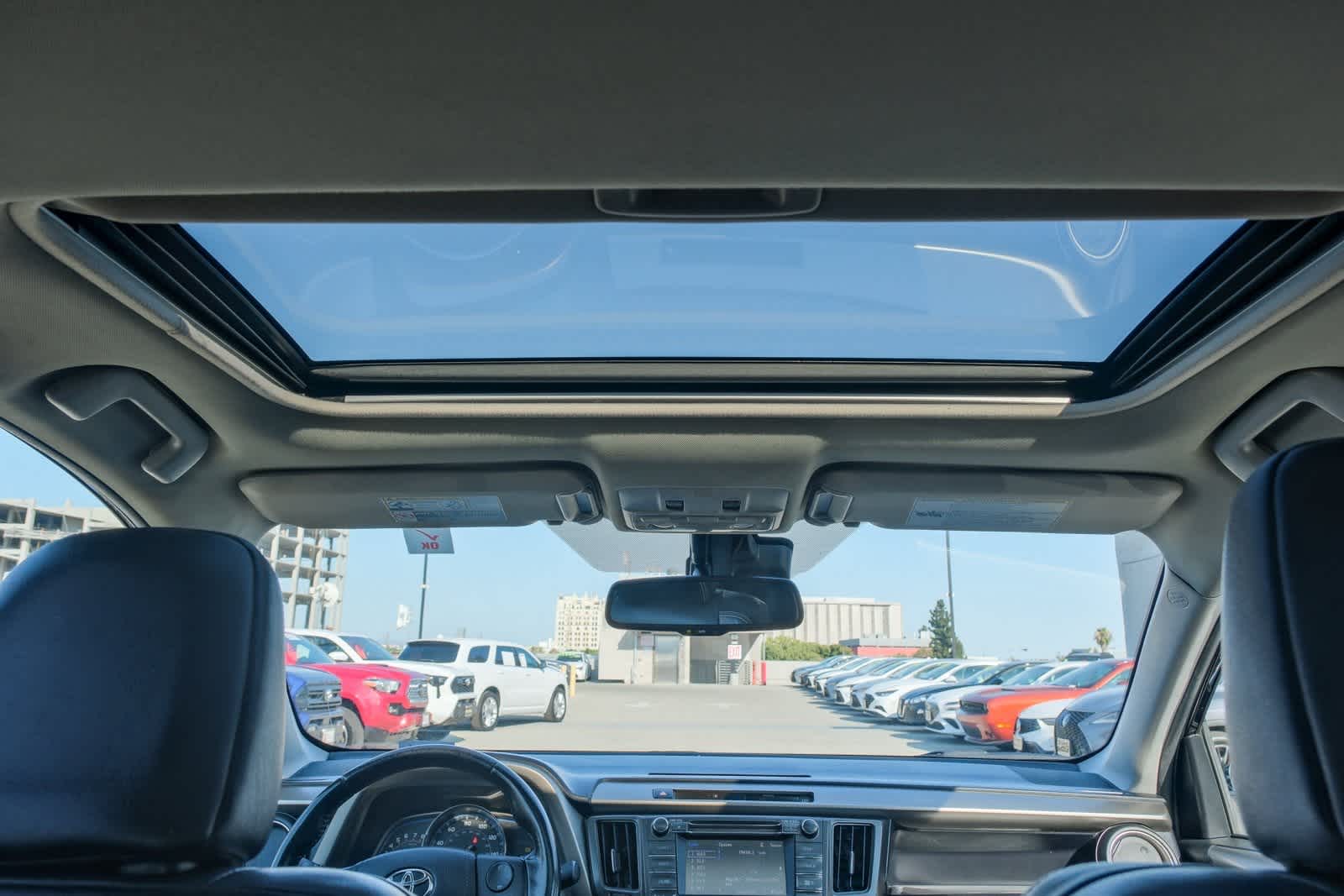 Thumbnail: 2014 Toyota RAV4 - 17