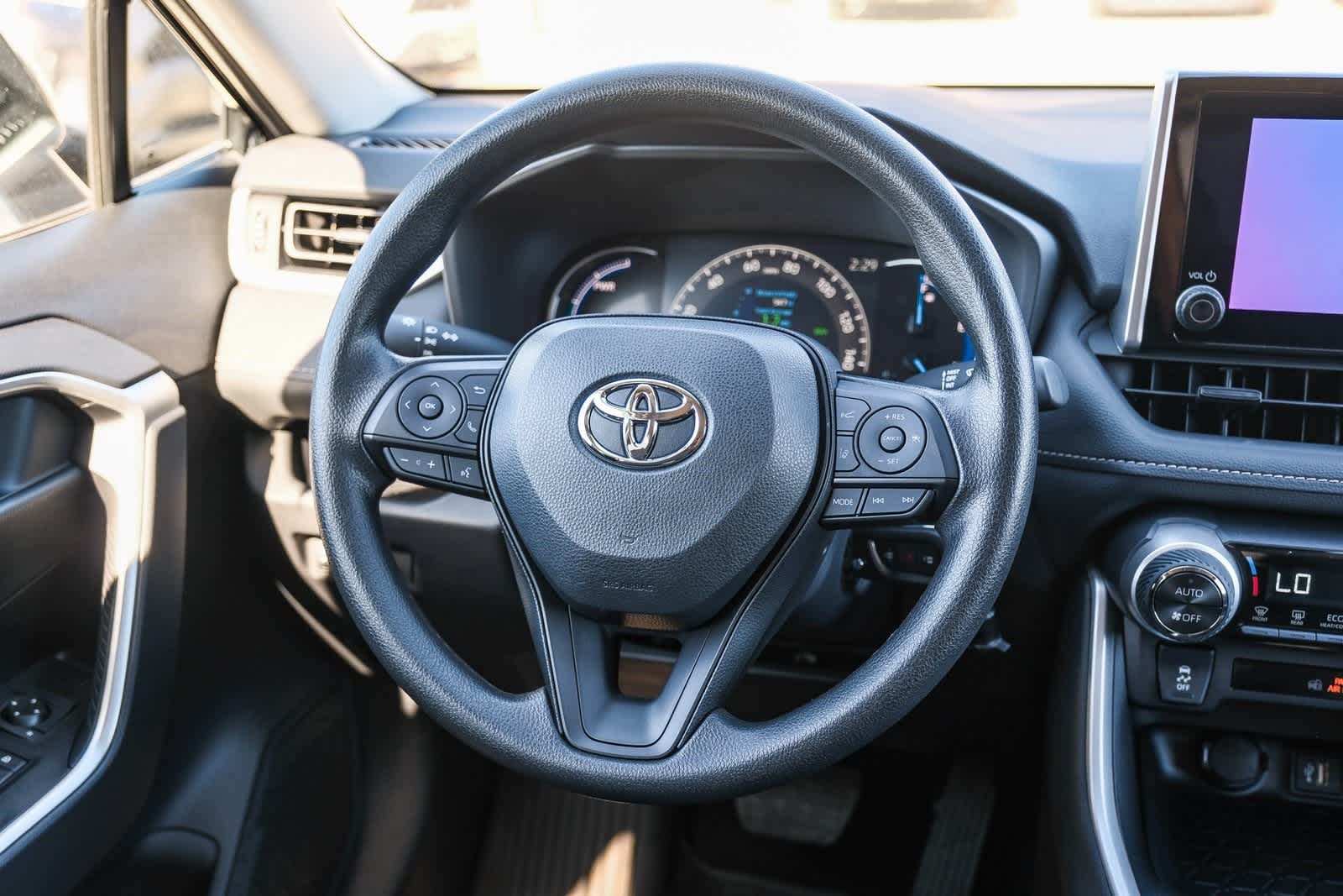 Thumbnail: 2025 Toyota RAV4 - 17