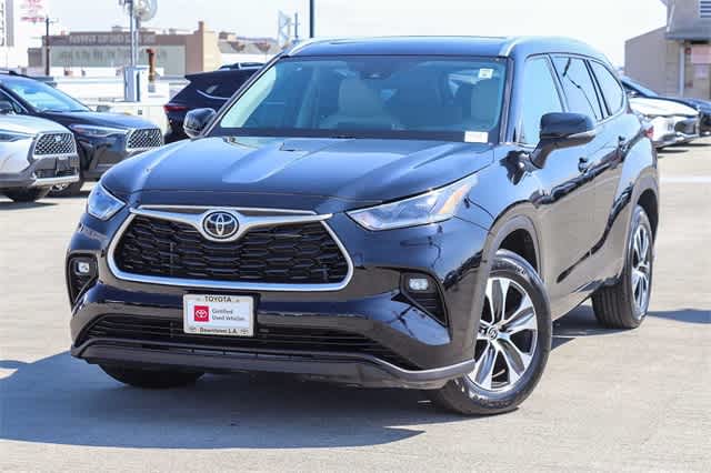 2021 Toyota Highlander XLE -
                Los Angeles, CA