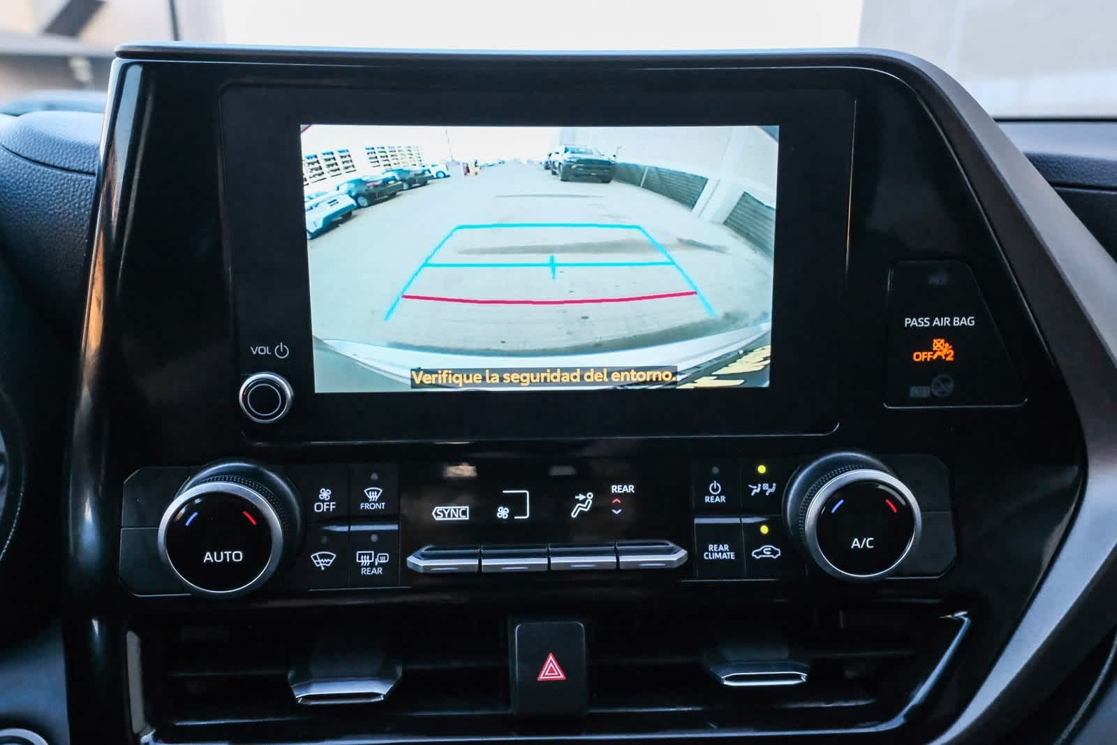 Thumbnail: 2024 Toyota Highlander - 25