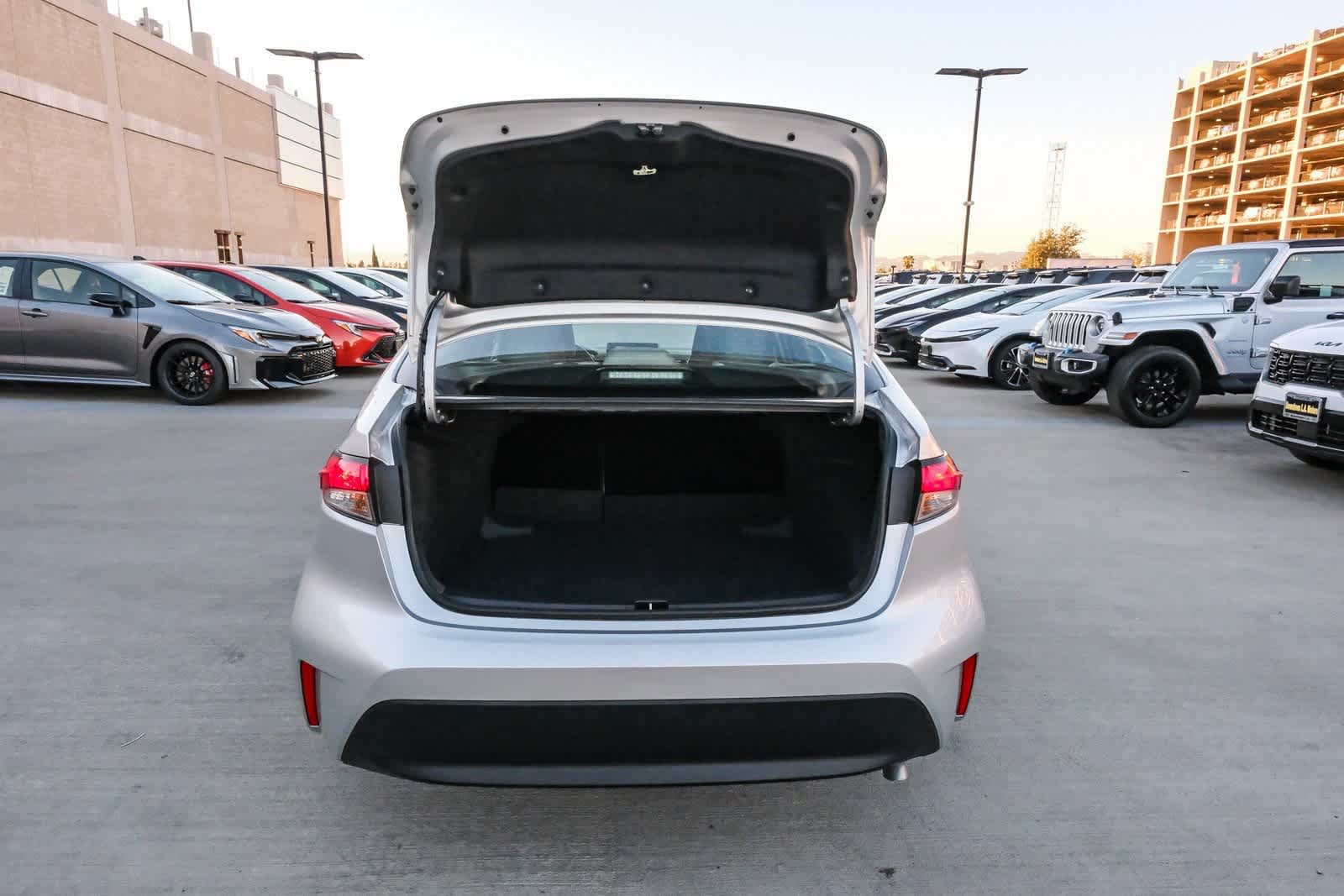 Thumbnail: 2025 Toyota Corolla - 26