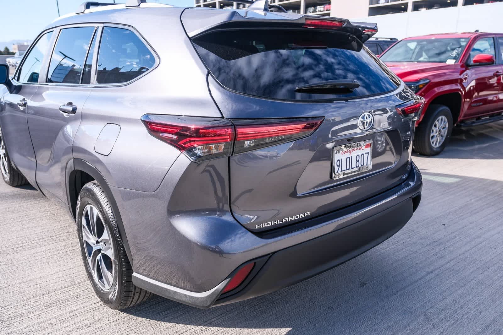 Thumbnail: 2024 Toyota Highlander - 8