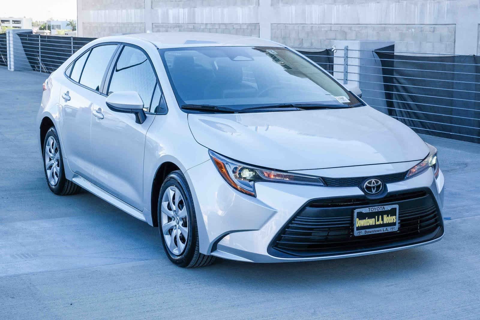 Thumbnail: 2025 Toyota Corolla - 3