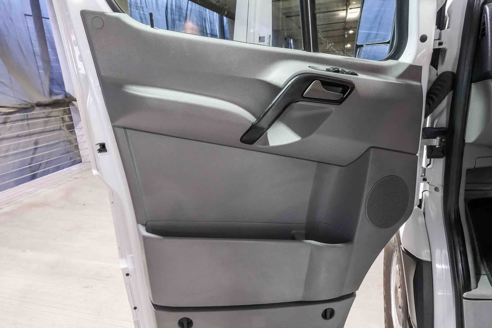 Thumbnail: 2016 Mercedes-Benz Sprinter - 22