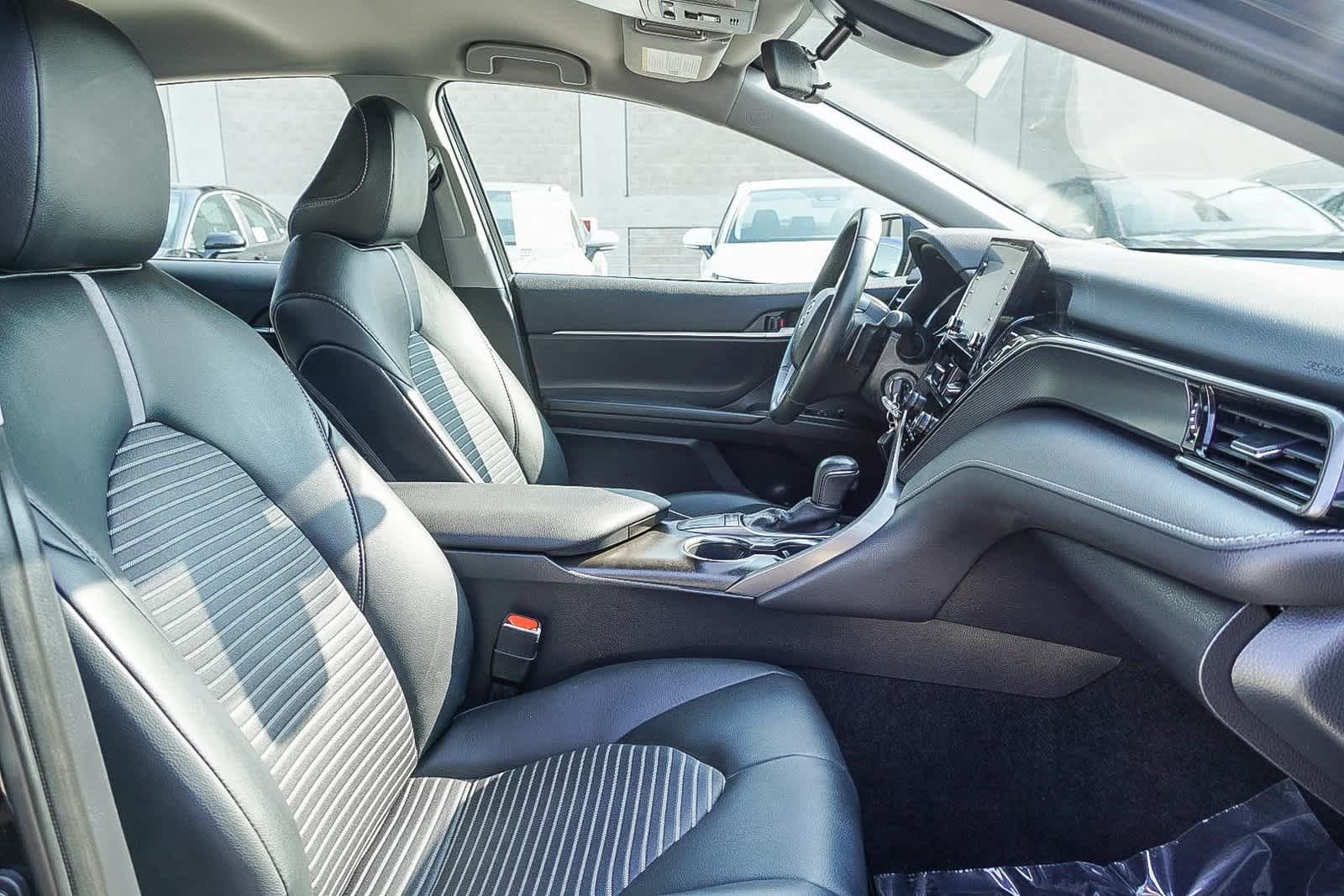 2024 Toyota Camry SE 18