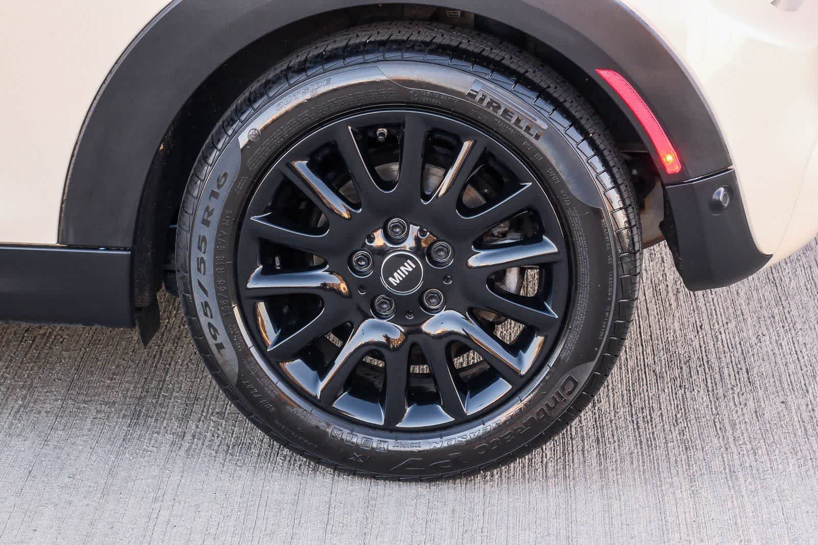 Thumbnail: 2019 MINI Cooper Hardtop - 9