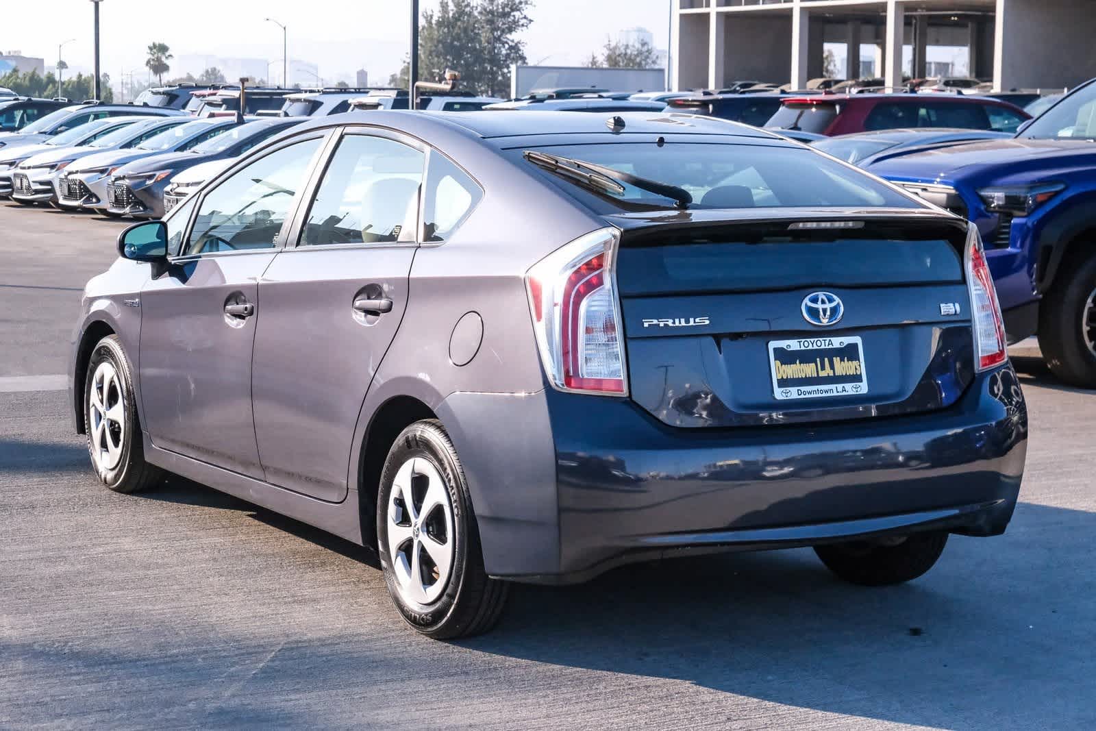Thumbnail: 2015 Toyota Prius - 6
