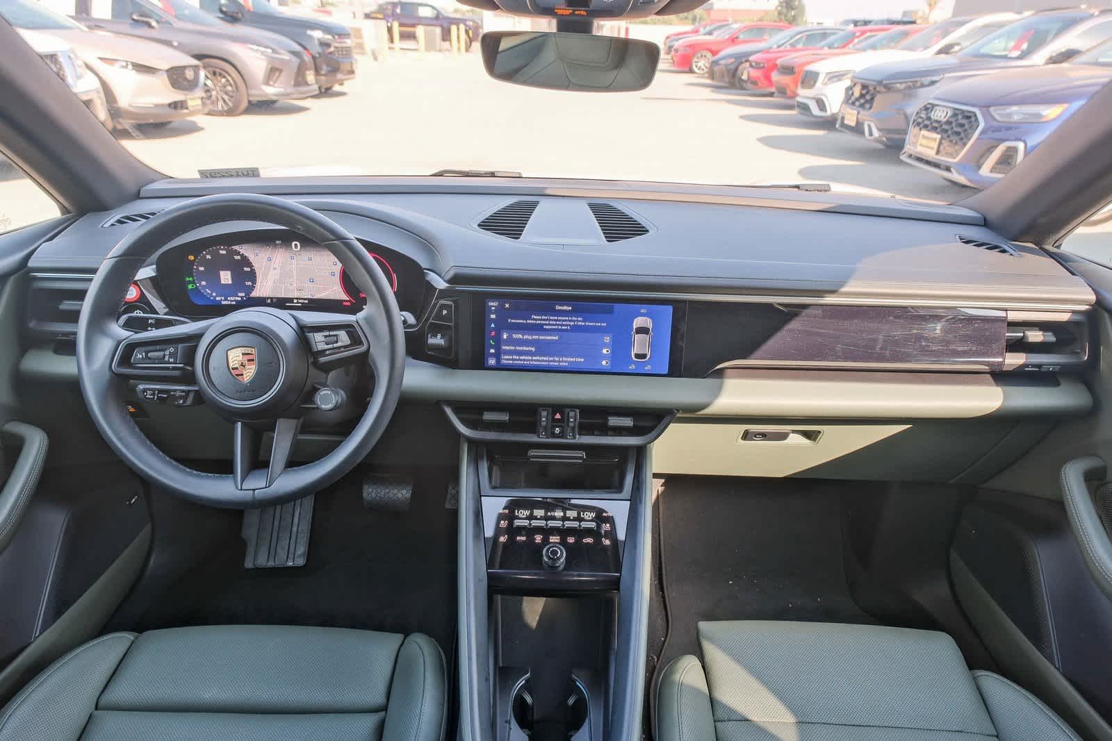 Thumbnail: 2024 Porsche Macan - 14