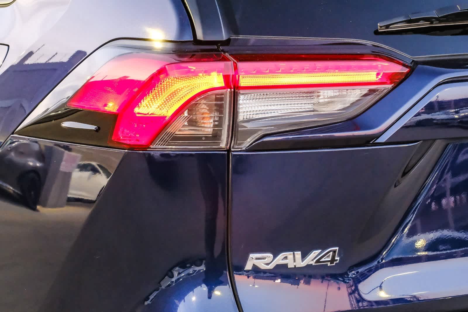 Thumbnail: 2021 Toyota RAV4 - 7