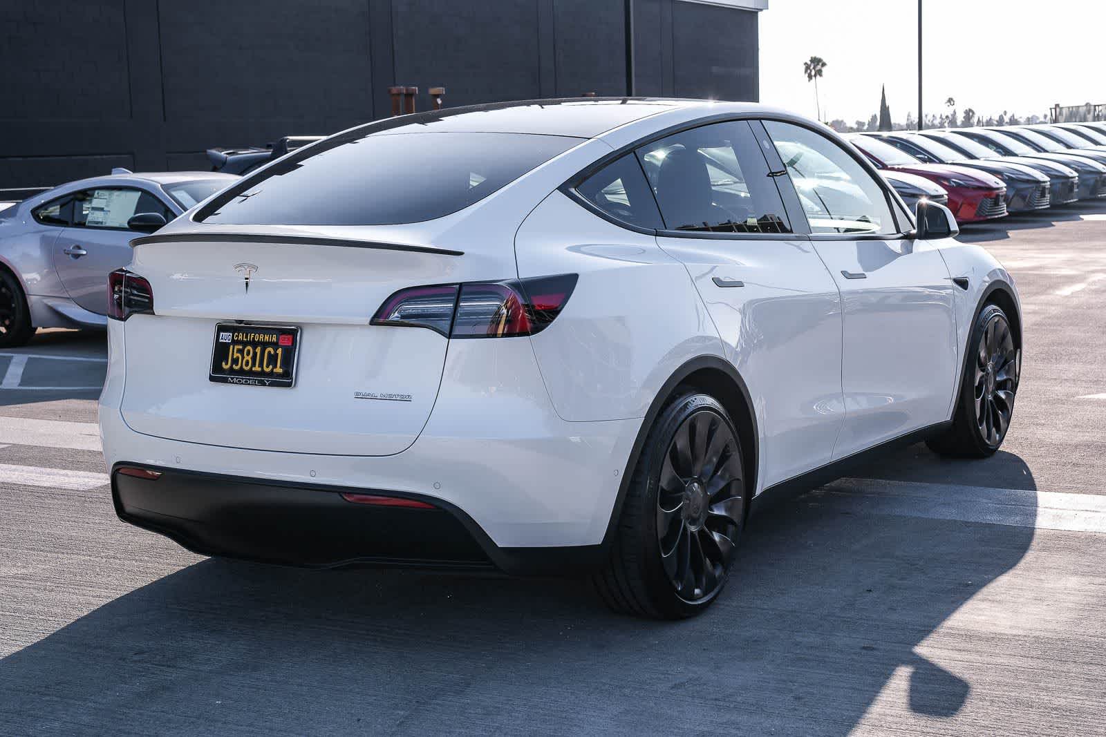 Thumbnail: 2022 Tesla Model Y - 4