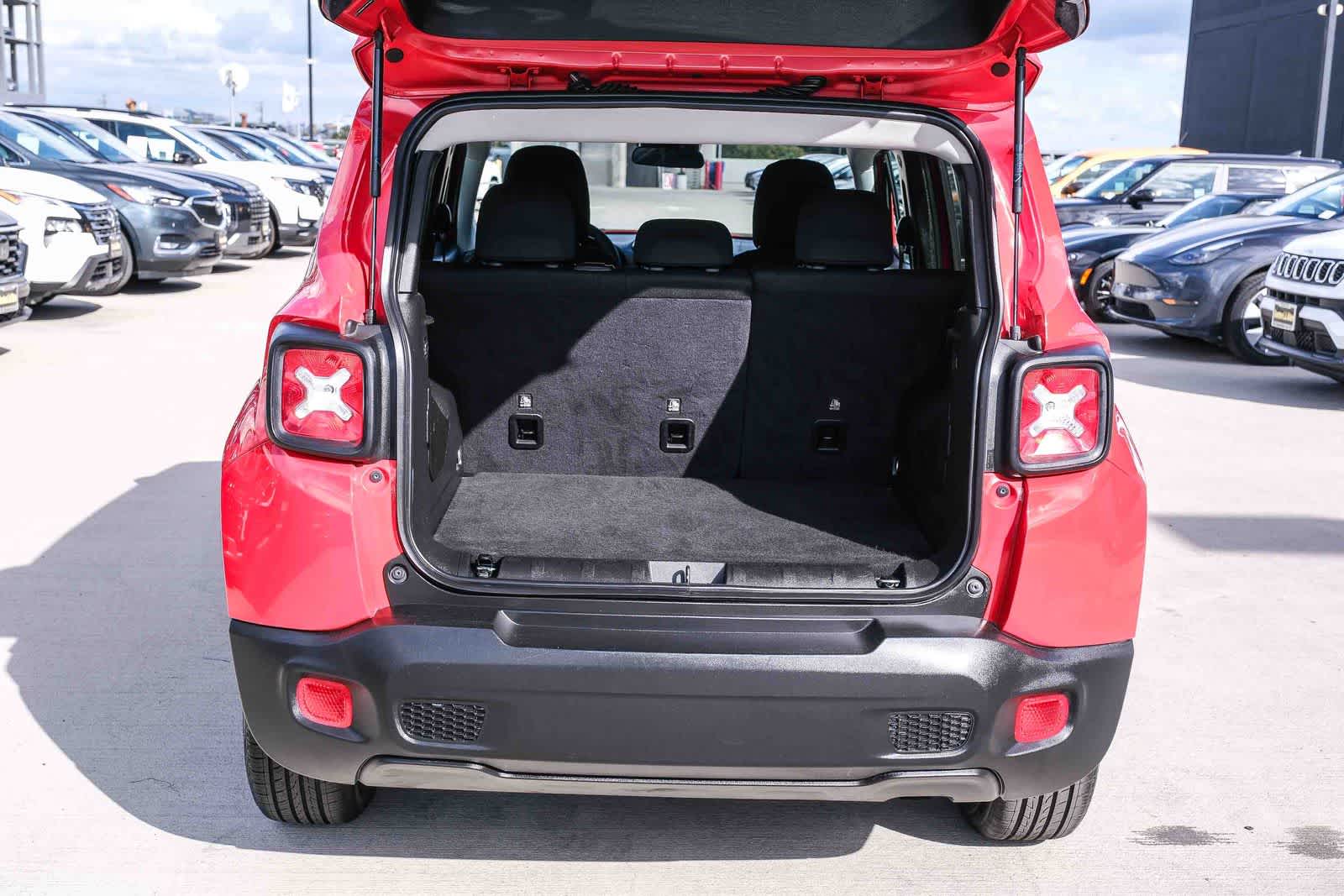 Thumbnail: 2023 Jeep Renegade - 27