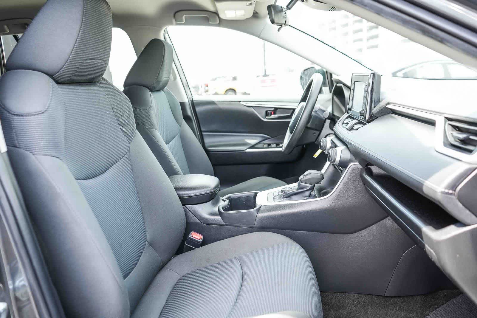 Thumbnail: 2022 Toyota RAV4 - 16