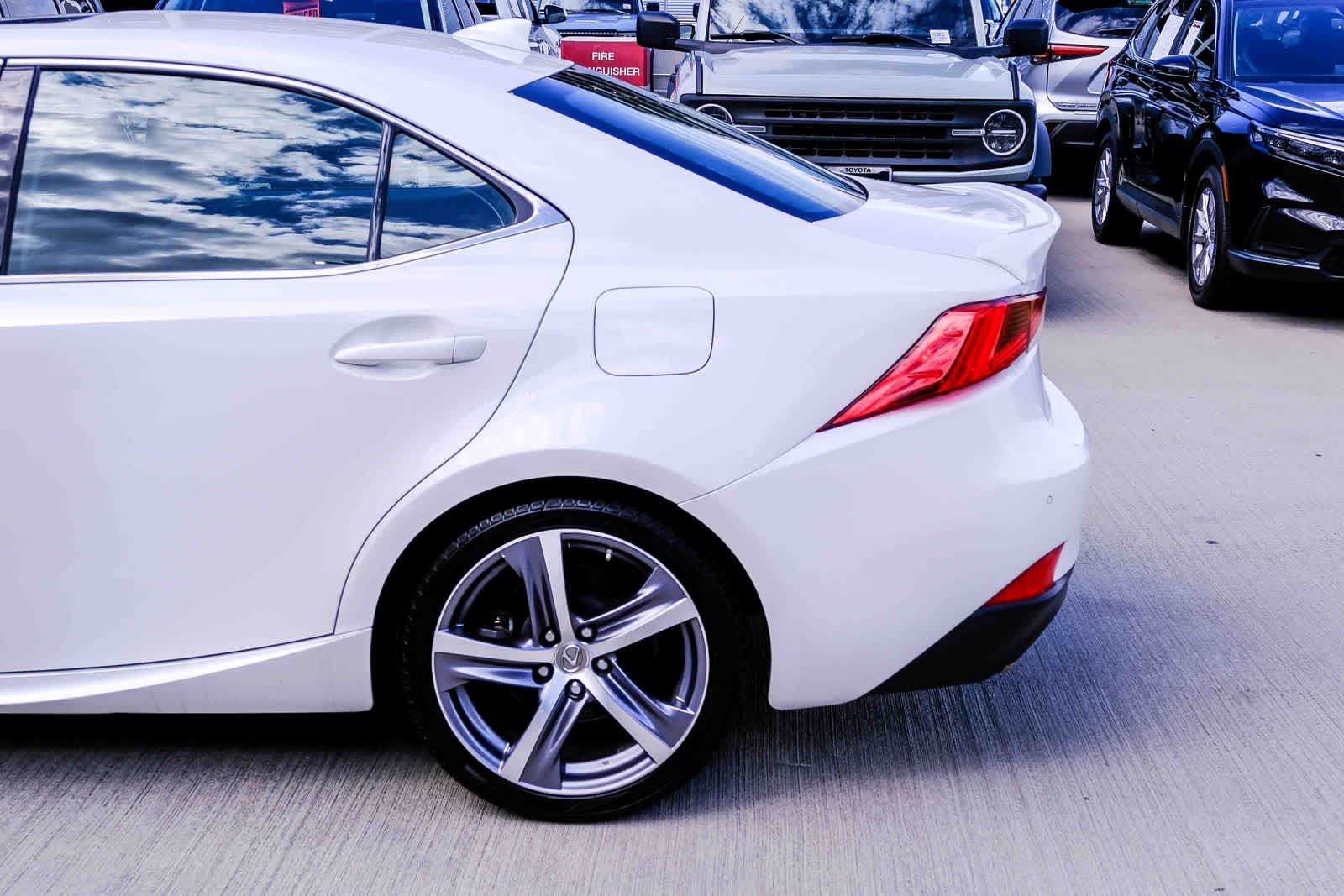 Thumbnail: 2018 Lexus IS - 8
