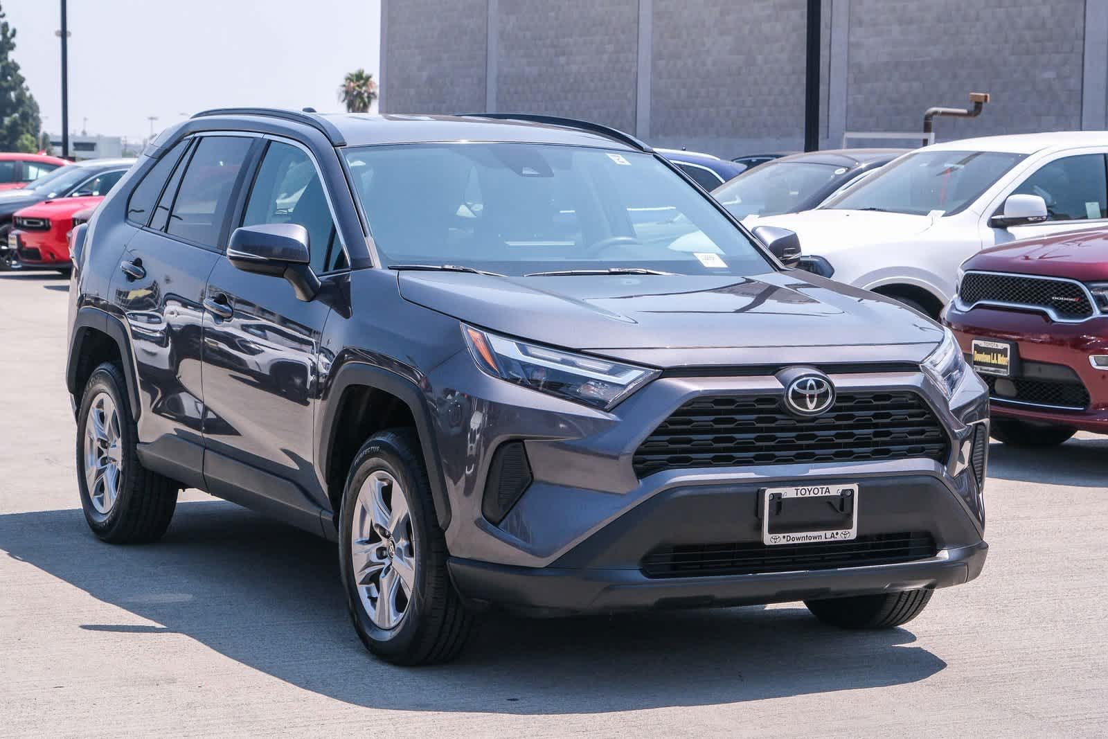 Thumbnail: 2022 Toyota RAV4 - 3