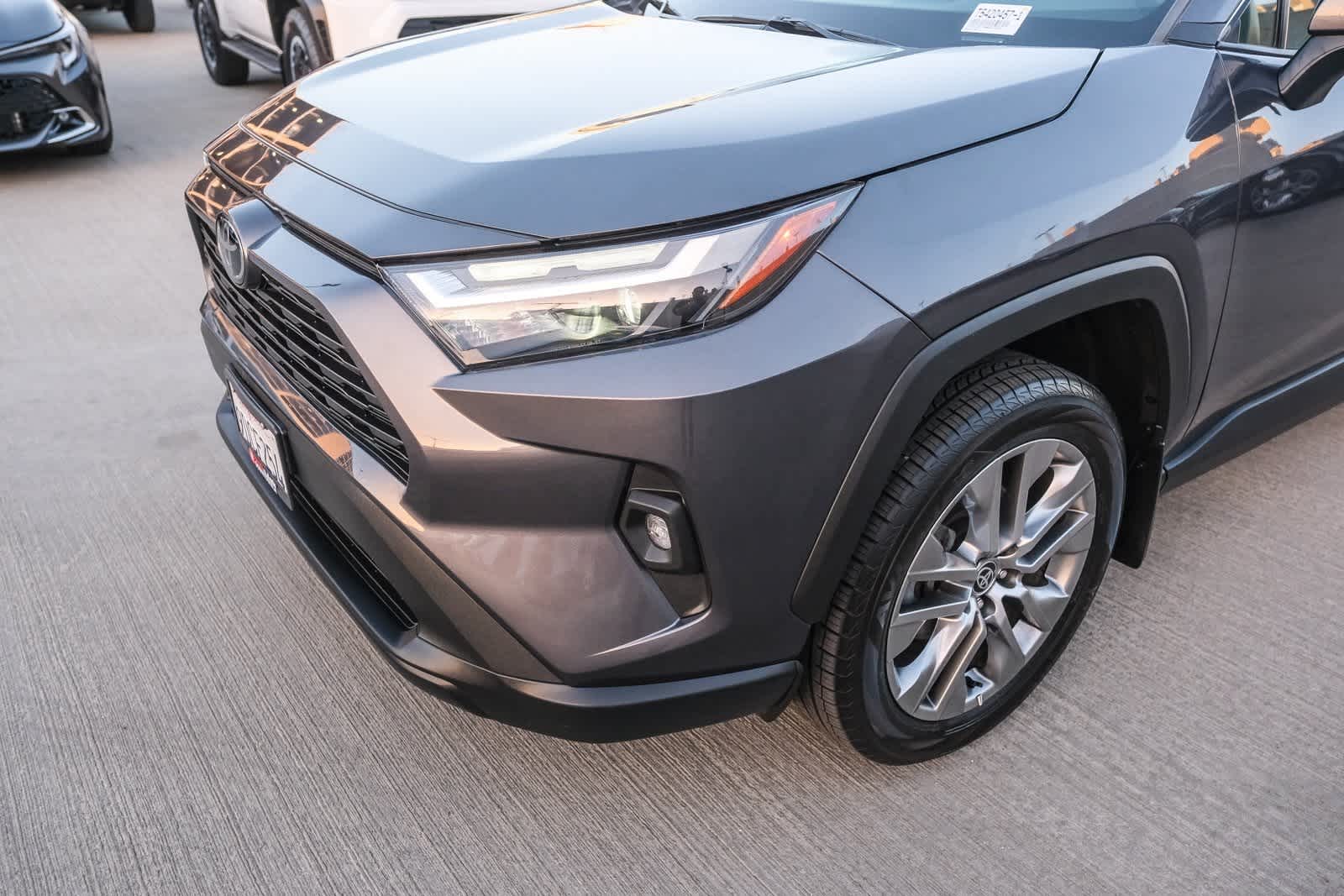 Thumbnail: 2022 Toyota RAV4 - 12