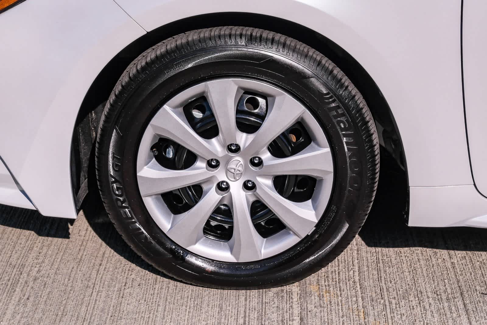 Thumbnail: 2025 Toyota Corolla - 10