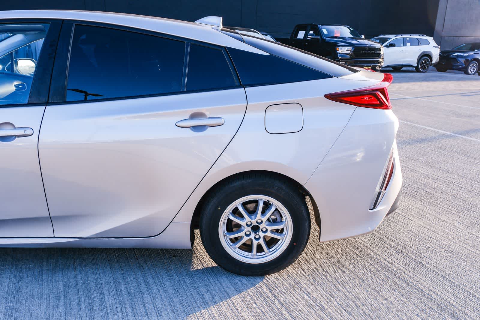 Thumbnail: 2022 Toyota Prius Prime - 8