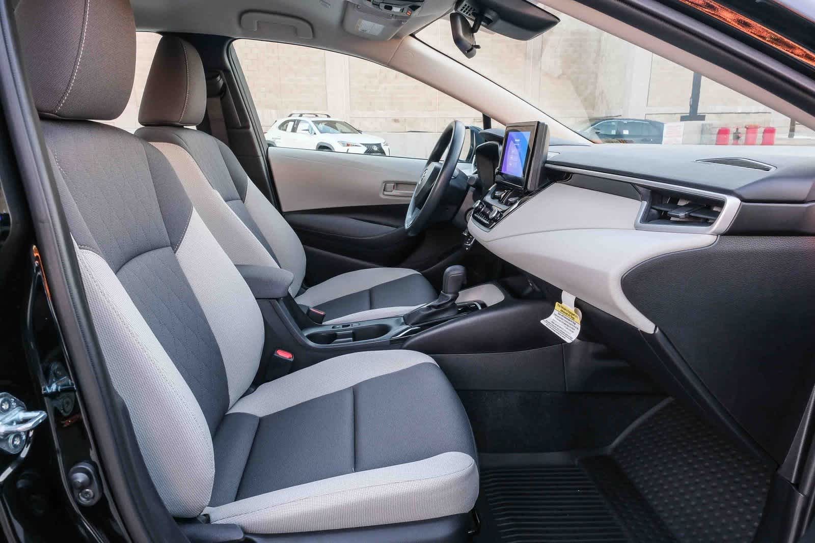 Thumbnail: 2025 Toyota Corolla - 18