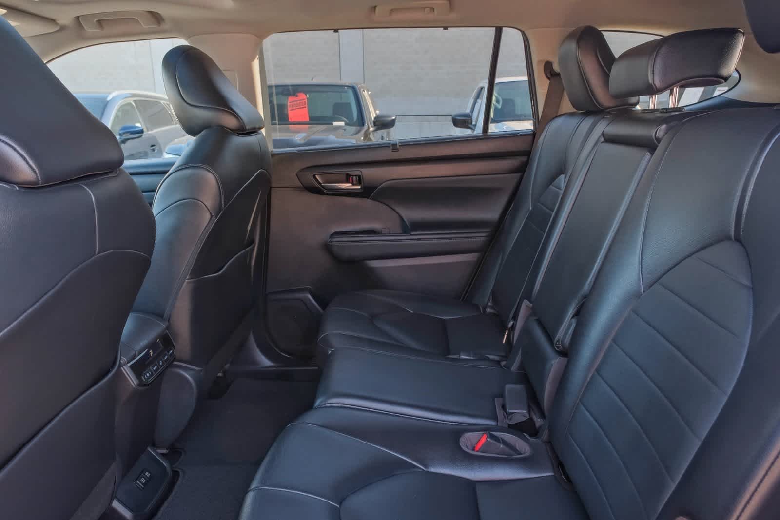 Thumbnail: 2021 Toyota Highlander - 18