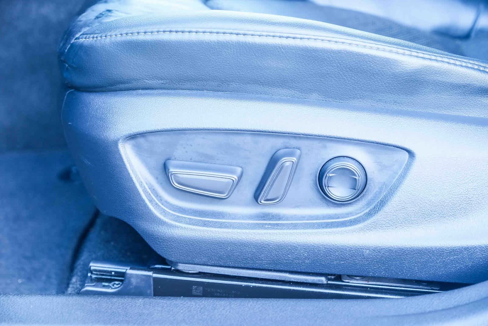 Thumbnail: 2023 Toyota Camry - 24