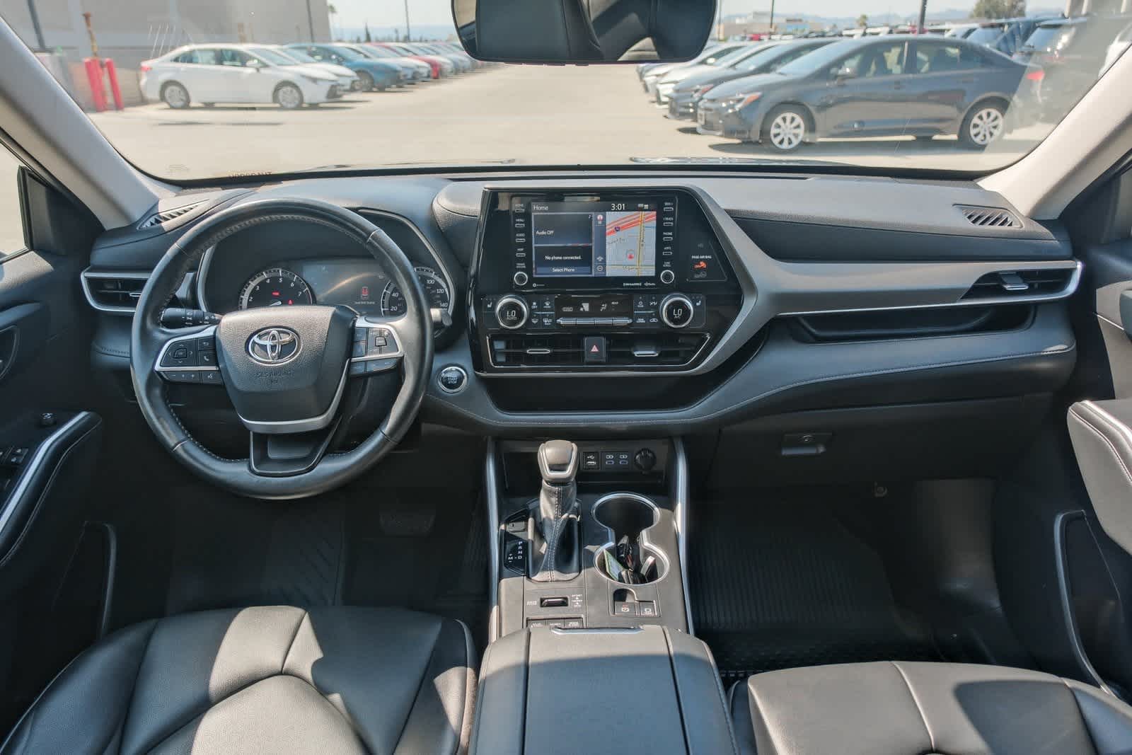 Thumbnail: 2022 Toyota Highlander - 13