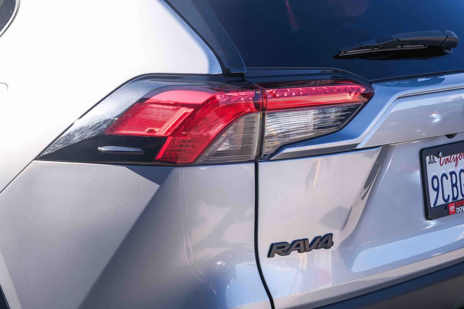 Thumbnail: 2022 Toyota RAV4 - 7
