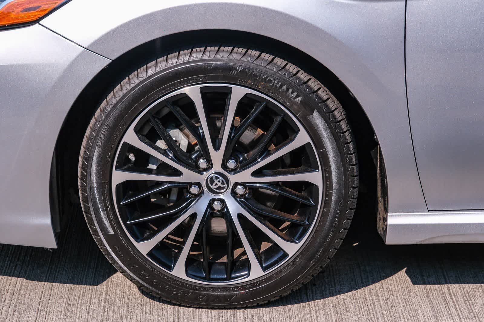 Thumbnail: 2018 Toyota Camry - 10