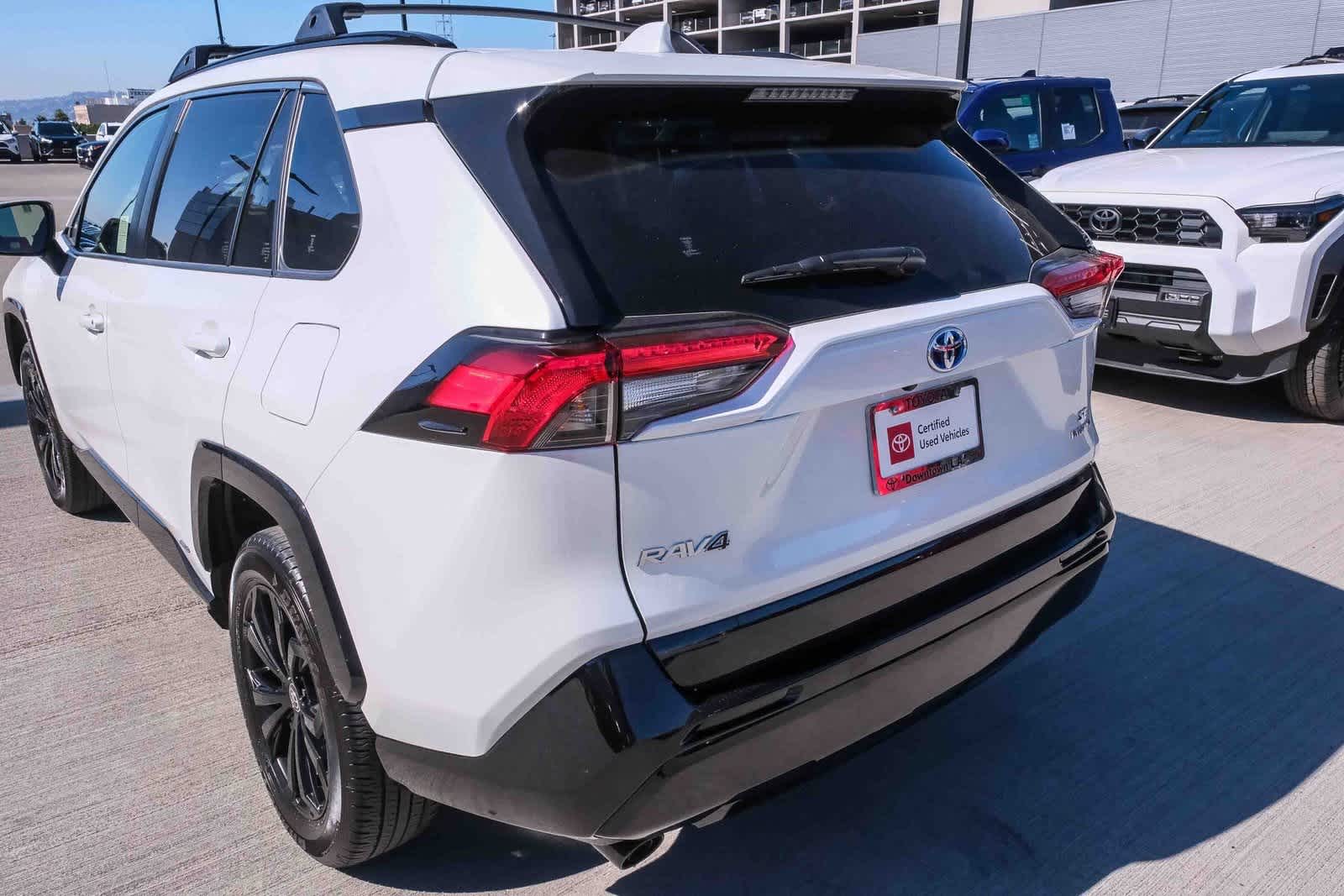 Thumbnail: 2023 Toyota RAV4 - 8