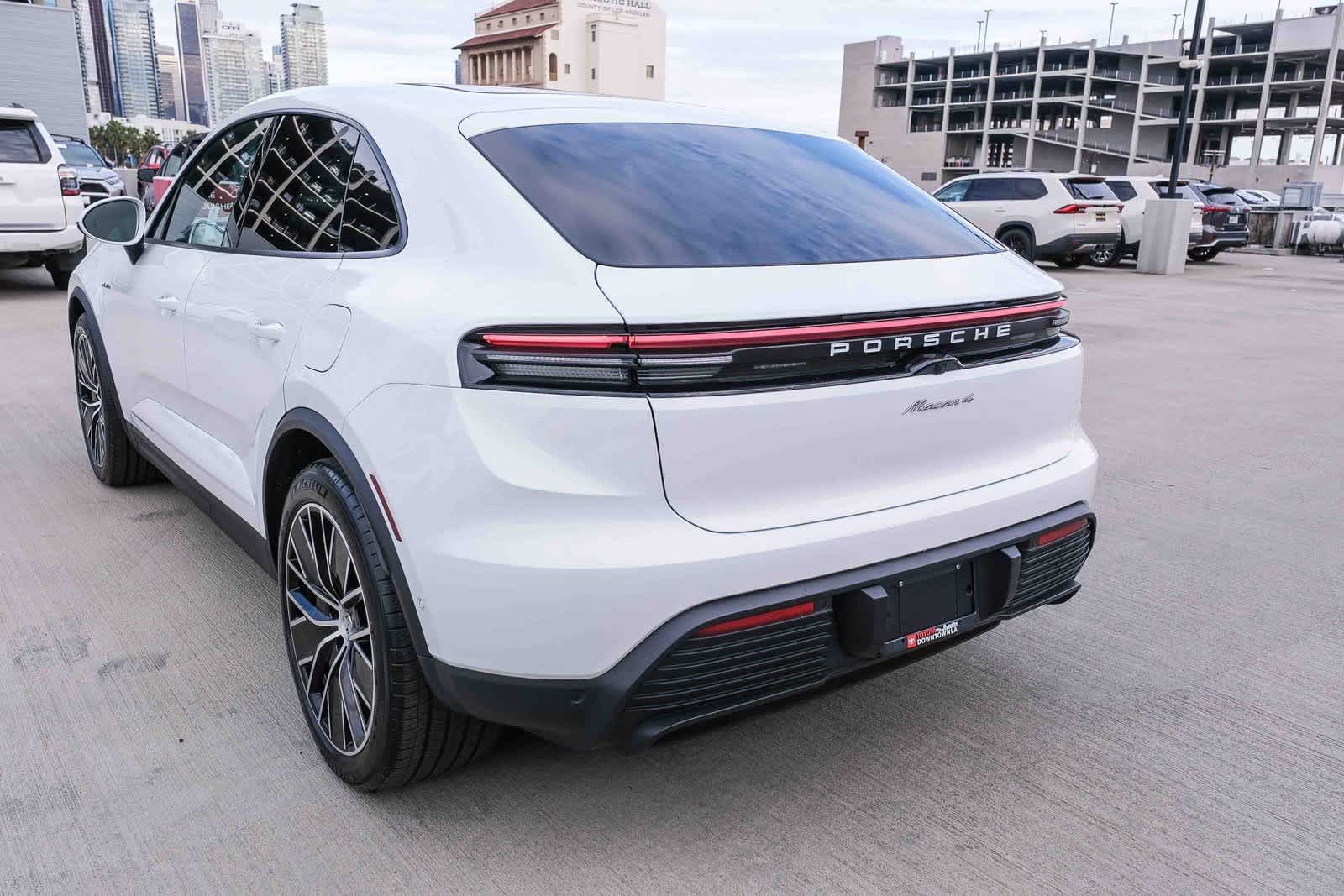 Thumbnail: 2024 Porsche Macan - 8