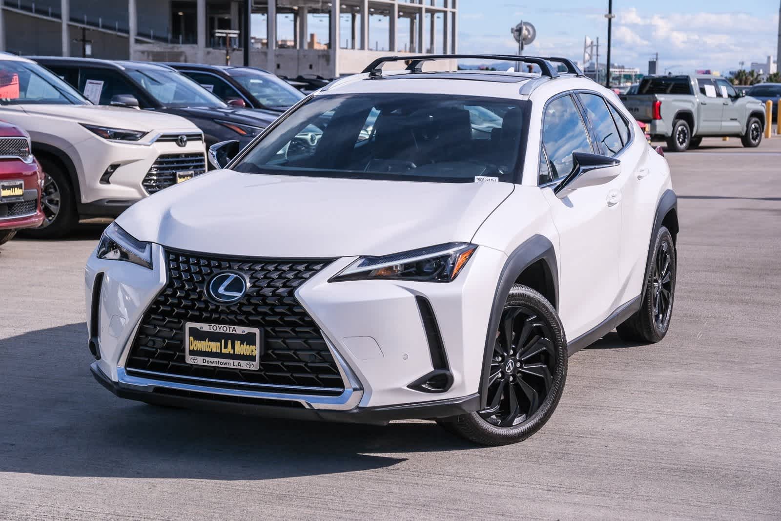 Thumbnail: 2024 Lexus UX - 1