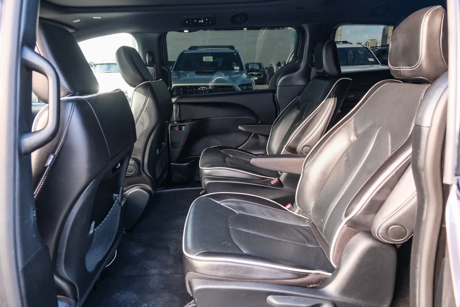 Thumbnail: 2023 Chrysler Pacifica - 19
