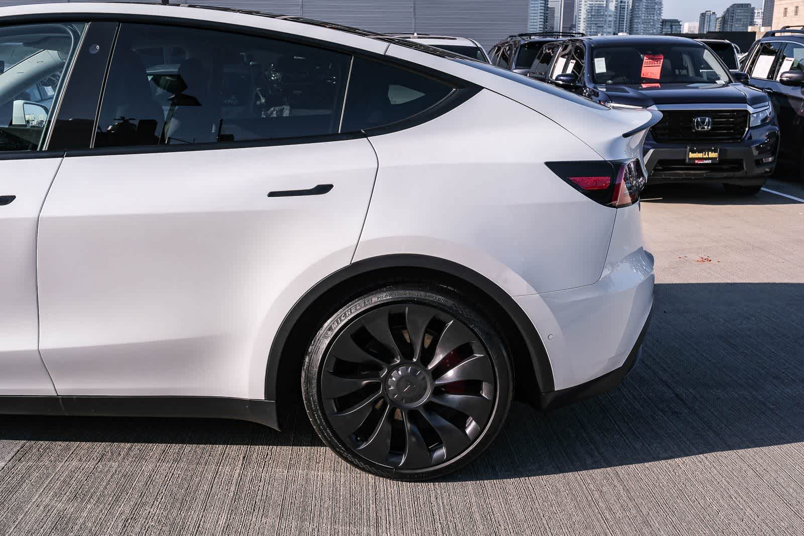 Thumbnail: 2022 Tesla Model Y - 8